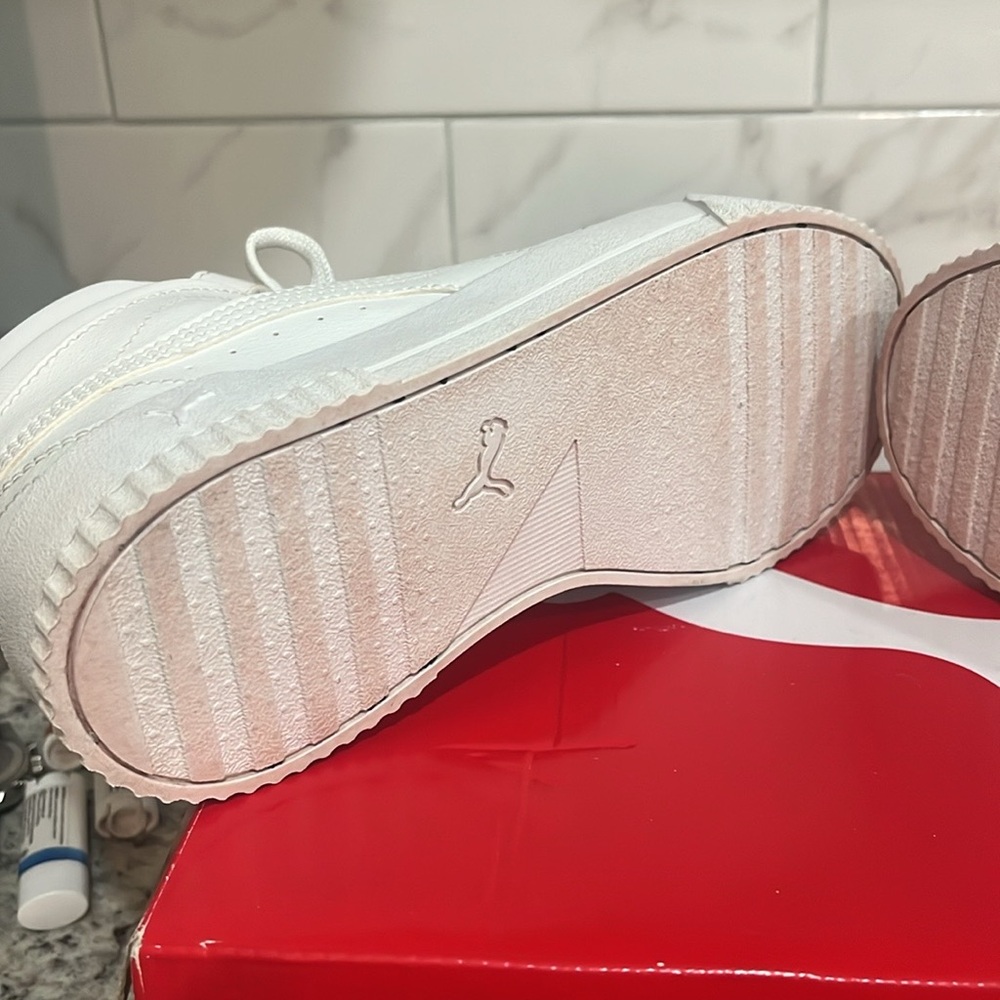 Puma Carina Mid Jr Girls sneaker sz 6C big girls White Softfoam Optimal Comfort - Picture 11 of 12
